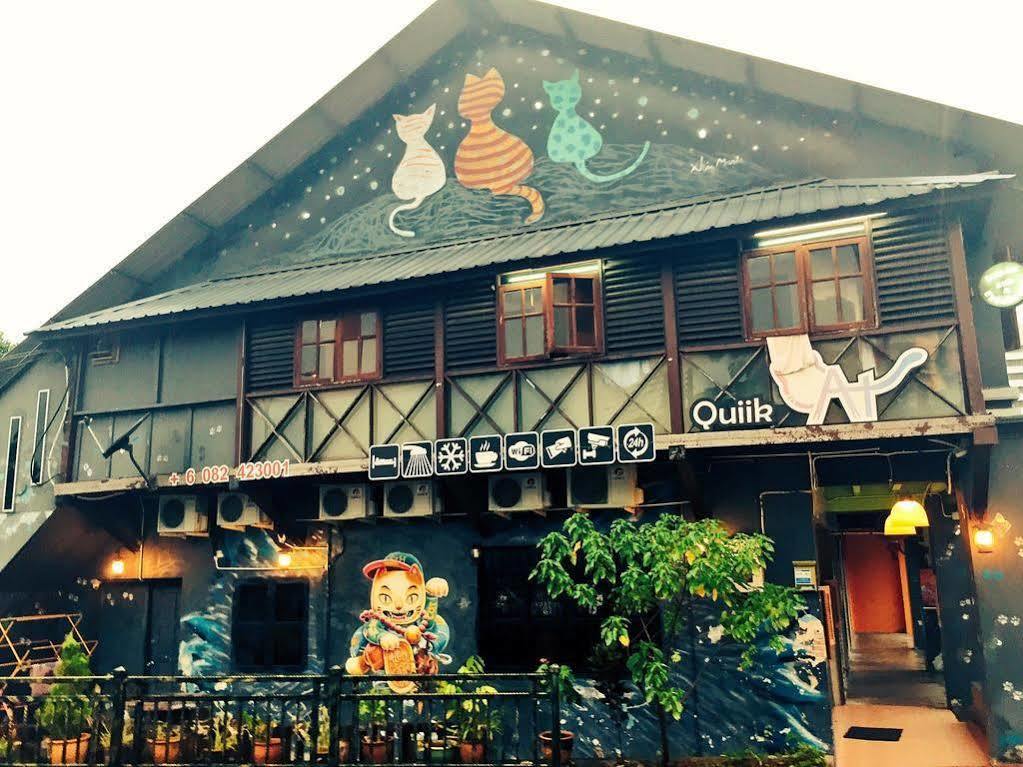 QuiikCat Bed & Breakfast Kuching Exterior foto